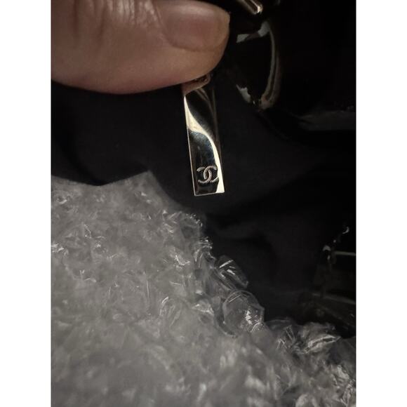 Authentic Chanel patent Leather Black Bon Bon Tote EUC Size Large Hard To Find - Picture 6 of 9